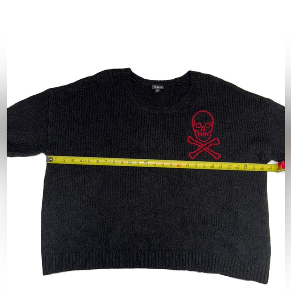 Torrid Black Sweater with Skulls, Hearts and Stars Size 3 - Picture 4 of 10